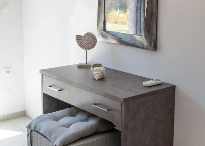 Atlantic Cave Haven-seaside, Fully Equipped Apartment *