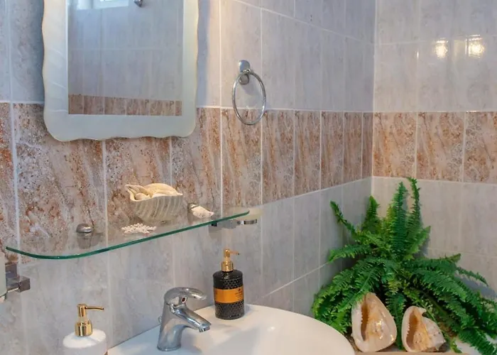 Atlantic Cave Haven-seaside, Fully Equipped Lejlighed Kolymbia