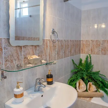 Atlantic Cave Haven-seaside, Fully Equipped Apartament Kolymbia