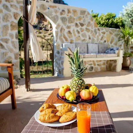 Atlantic Cave Haven-seaside, Fully Equipped Apartament Kolymbia