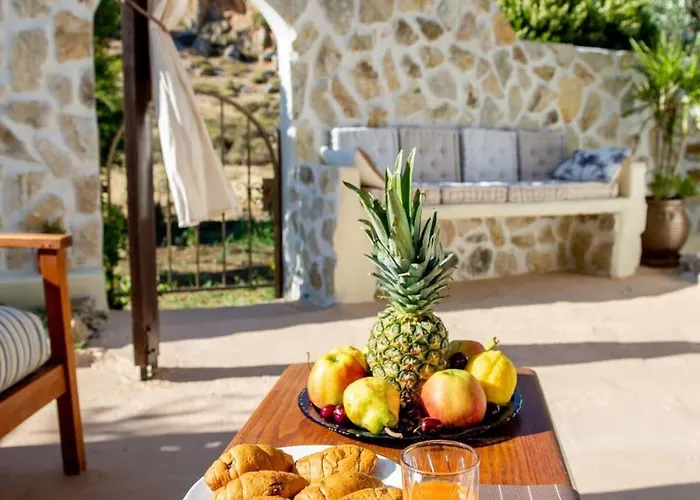 Atlantic Cave Haven-seaside, Fully Equipped Apartament Kolymbia